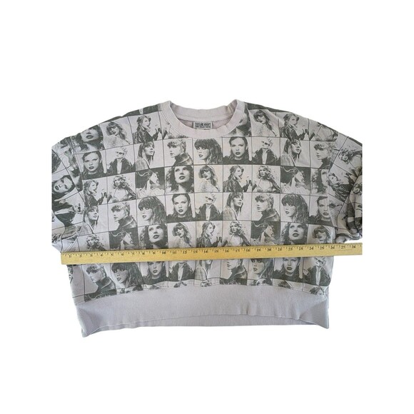 Taylor Swift The Eras Tour Lavender Haze Pullover Crewneck Sweatshirt Size: L - Picture 4 of 7